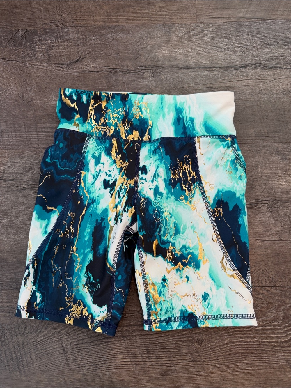 Old Navy Active Medium 8 PowerSoft Side-Pocket Blue Marble Biker Shorts - Picture 2 of 7